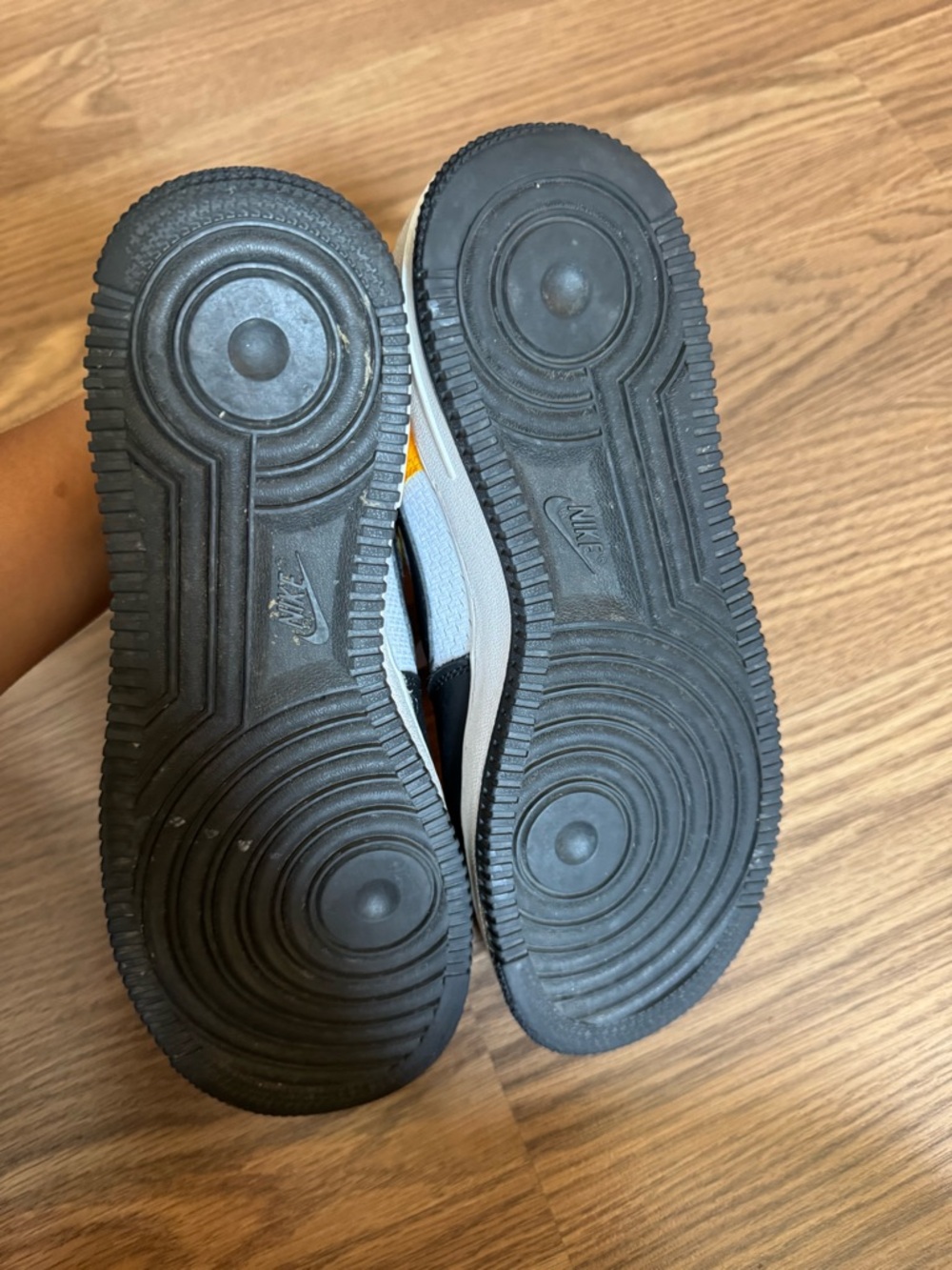 Nike Low-Top Sneakers in Yellow, Black & White - Picture 12 of 16